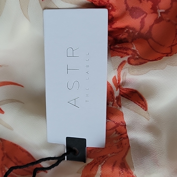 ASTR The Label Floral Top - Picture 9 of 10